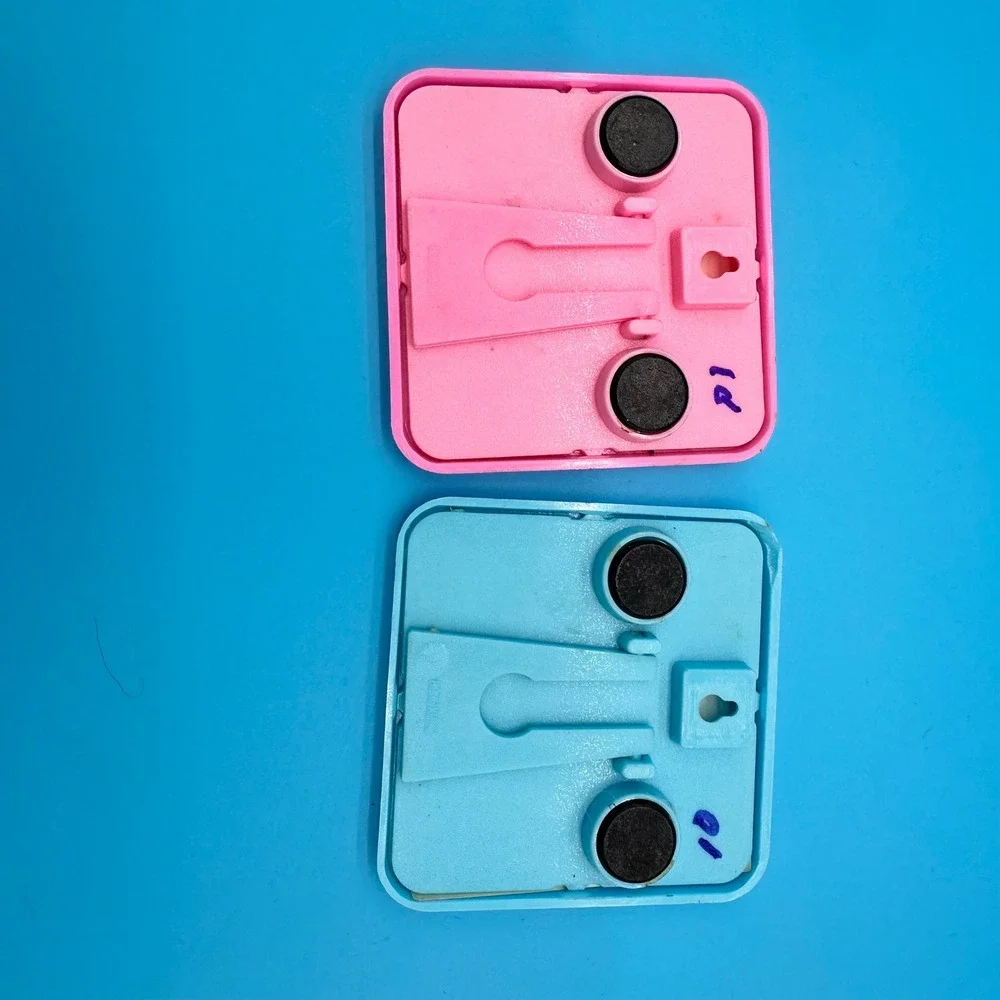 Vintage Plastic Heart Magnetic Picture Frames Pink Blue Set of 2 Easel Back 2.5
